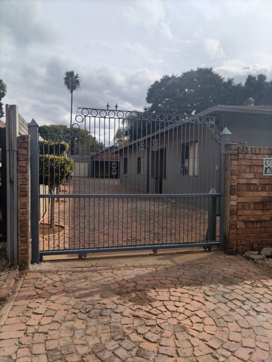 To Let 10 Bedroom Property for Rent in Pretoria North Gauteng