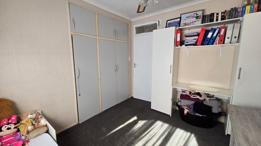 3 Bedroom Property for Sale in Brackendowns Gauteng
