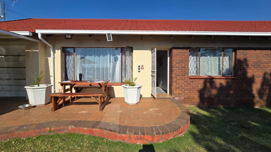 3 Bedroom Property for Sale in Brackendowns Gauteng