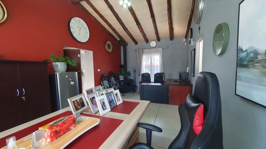 3 Bedroom Property for Sale in Brackendowns Gauteng