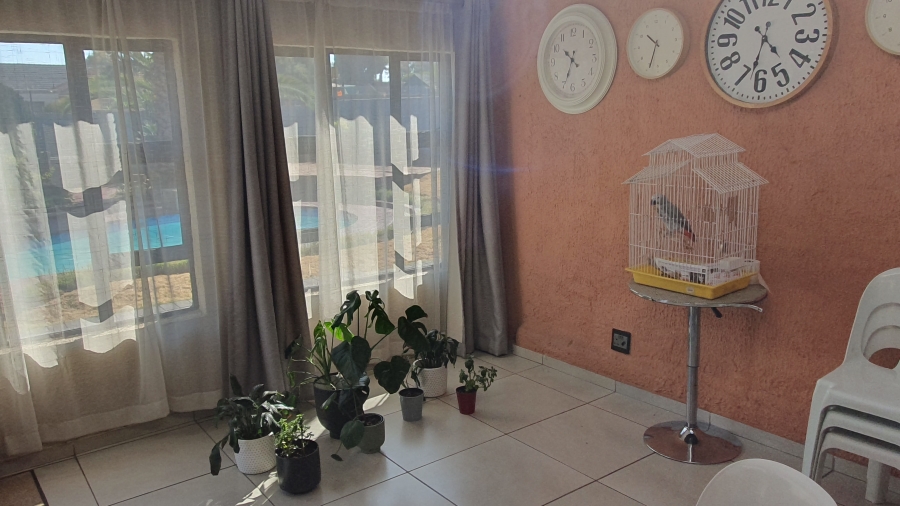 3 Bedroom Property for Sale in Brackendowns Gauteng
