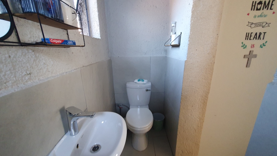 3 Bedroom Property for Sale in Brackendowns Gauteng