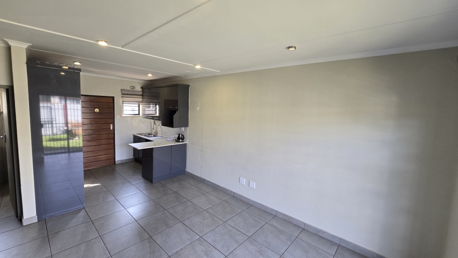 3 Bedroom Property for Sale in Albertsdal Gauteng