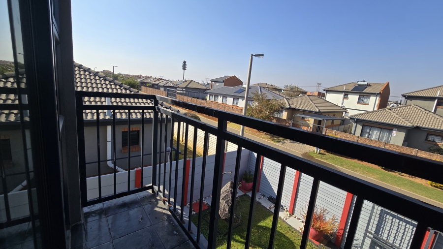 3 Bedroom Property for Sale in Albertsdal Gauteng