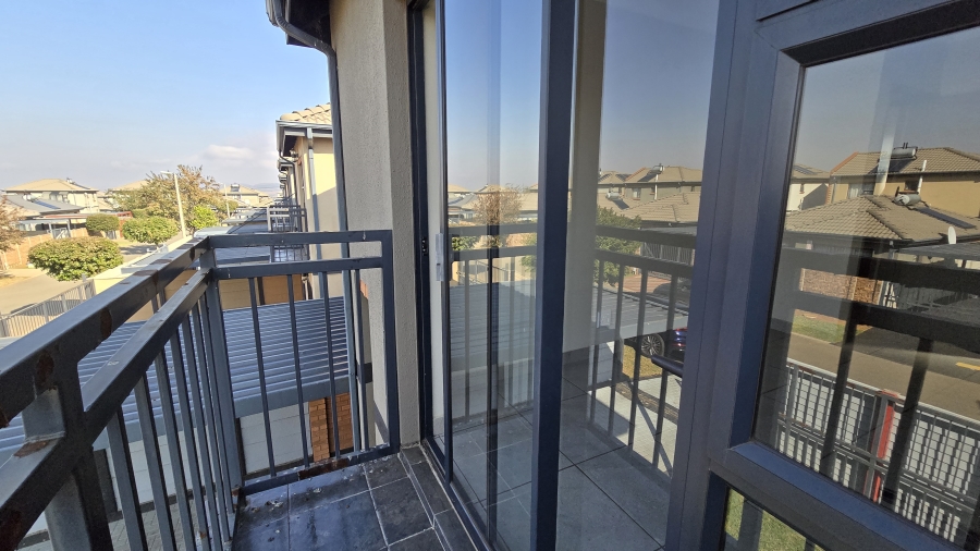 3 Bedroom Property for Sale in Albertsdal Gauteng