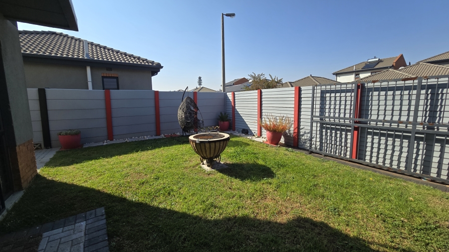 3 Bedroom Property for Sale in Albertsdal Gauteng