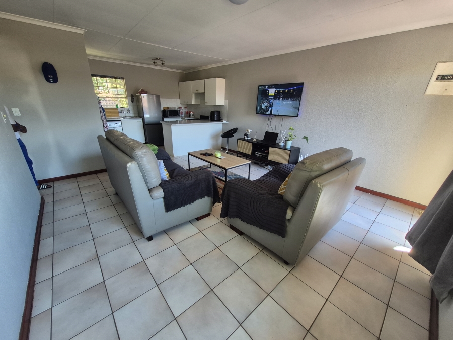 2 Bedroom Property for Sale in Vorna Valley Gauteng