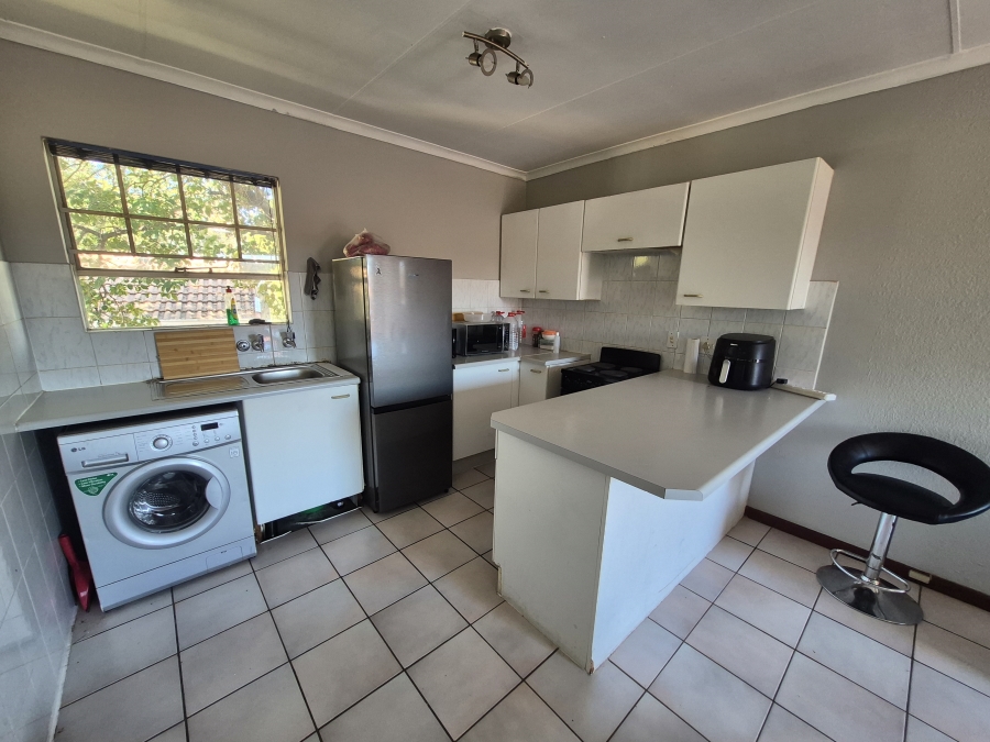 2 Bedroom Property for Sale in Vorna Valley Gauteng