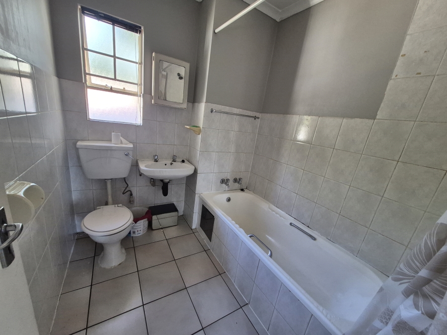 2 Bedroom Property for Sale in Vorna Valley Gauteng