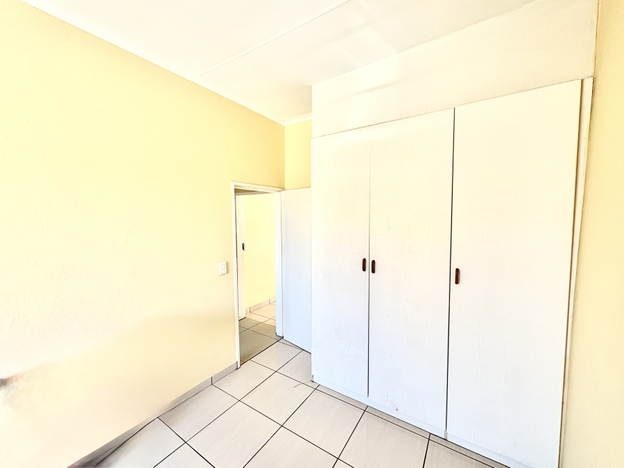 2 Bedroom Property for Sale in Erand Gardens Gauteng