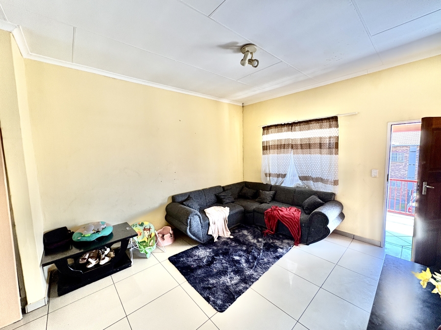 2 Bedroom Property for Sale in Erand Gardens Gauteng