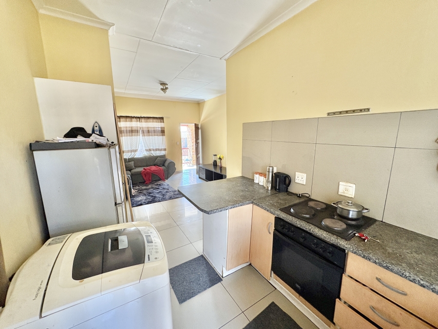 2 Bedroom Property for Sale in Erand Gardens Gauteng