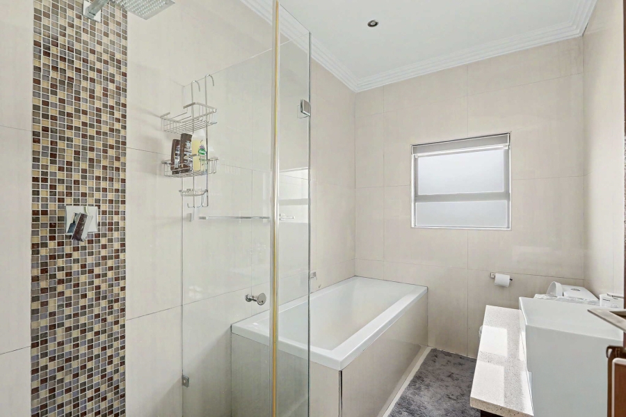 To Let 4 Bedroom Property for Rent in Waterfall Country Estate Gauteng