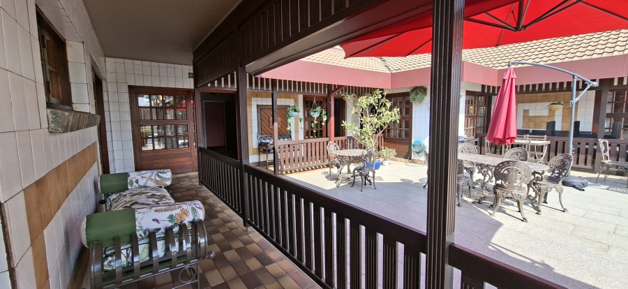 9 Bedroom Property for Sale in Wentworth Park Gauteng