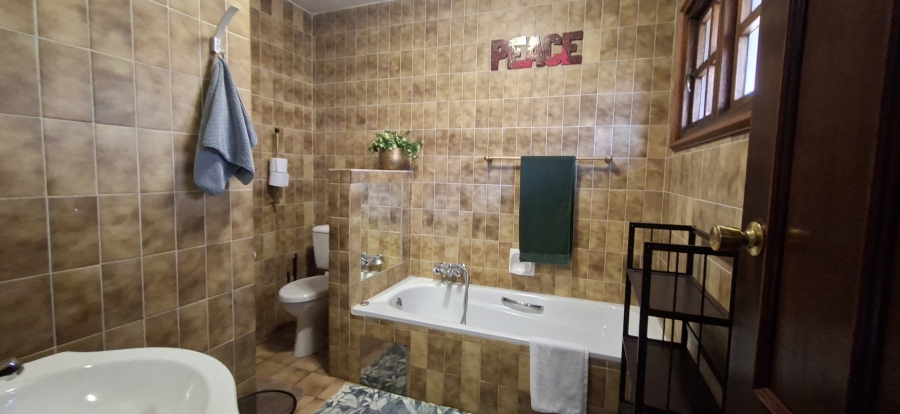 9 Bedroom Property for Sale in Wentworth Park Gauteng
