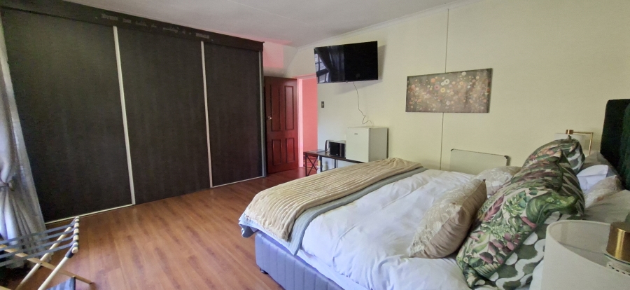 9 Bedroom Property for Sale in Wentworth Park Gauteng
