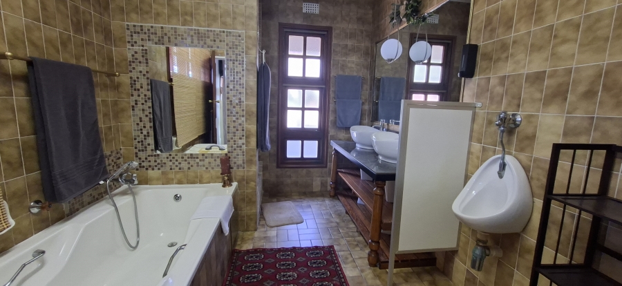 9 Bedroom Property for Sale in Wentworth Park Gauteng