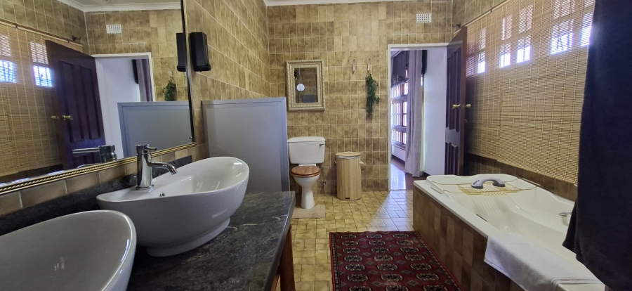 9 Bedroom Property for Sale in Wentworth Park Gauteng