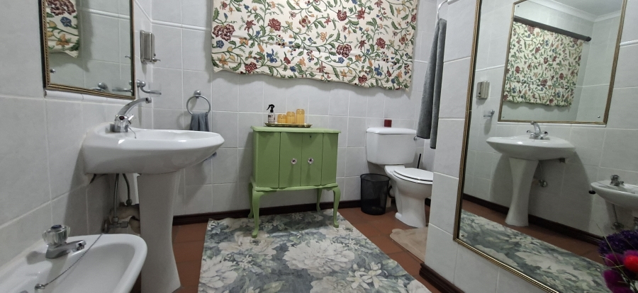 9 Bedroom Property for Sale in Wentworth Park Gauteng