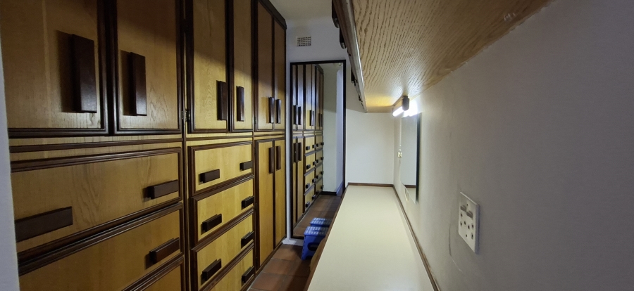 9 Bedroom Property for Sale in Wentworth Park Gauteng