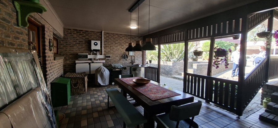9 Bedroom Property for Sale in Wentworth Park Gauteng