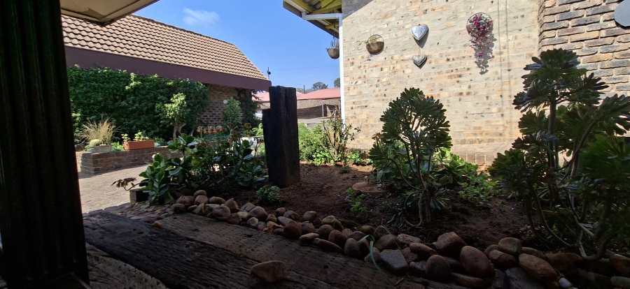 9 Bedroom Property for Sale in Wentworth Park Gauteng