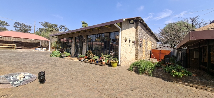 9 Bedroom Property for Sale in Wentworth Park Gauteng