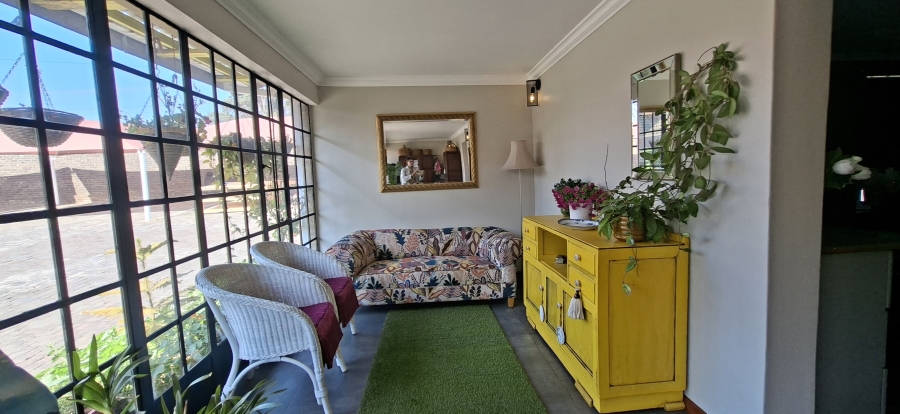 9 Bedroom Property for Sale in Wentworth Park Gauteng