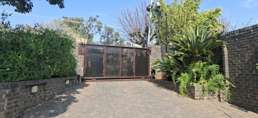 9 Bedroom Property for Sale in Wentworth Park Gauteng