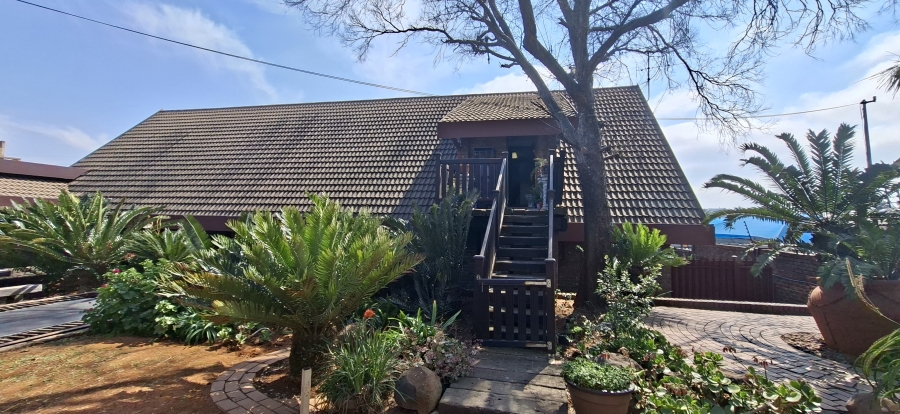 9 Bedroom Property for Sale in Wentworth Park Gauteng