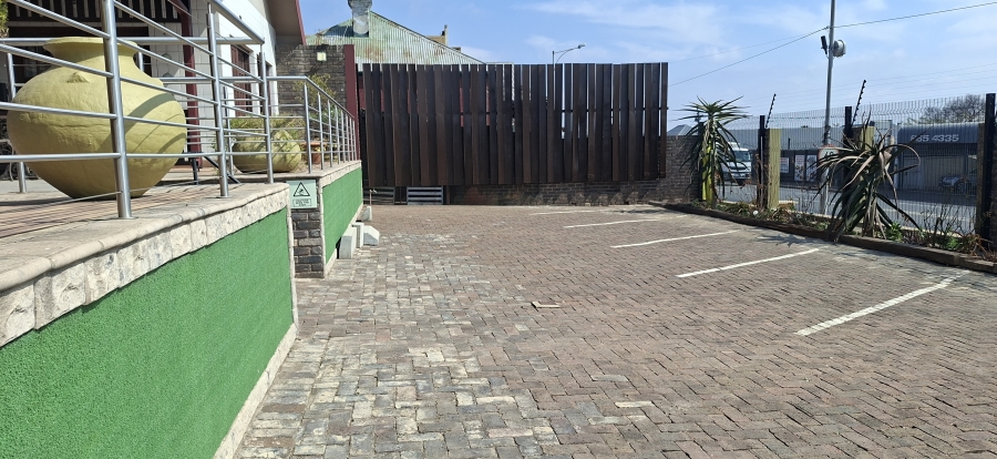 9 Bedroom Property for Sale in Wentworth Park Gauteng