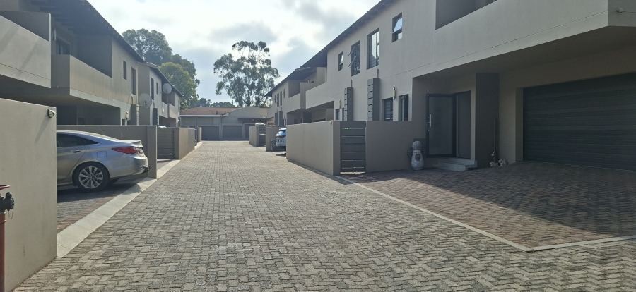 3 Bedroom Property for Sale in Monument Gauteng