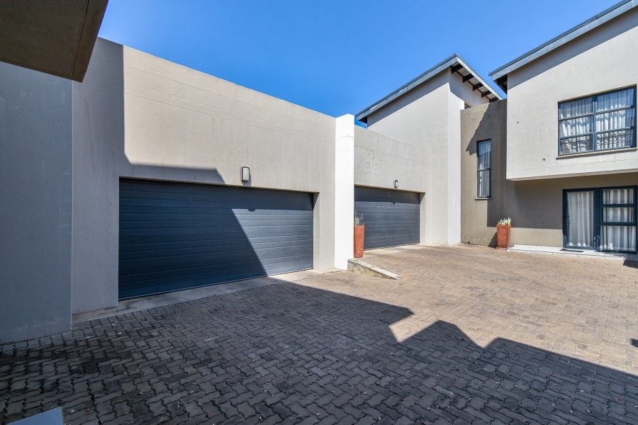 3 Bedroom Property for Sale in Equestria Gauteng