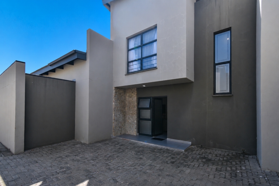 3 Bedroom Property for Sale in Equestria Gauteng