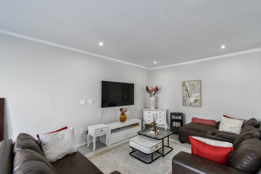 3 Bedroom Property for Sale in Equestria Gauteng