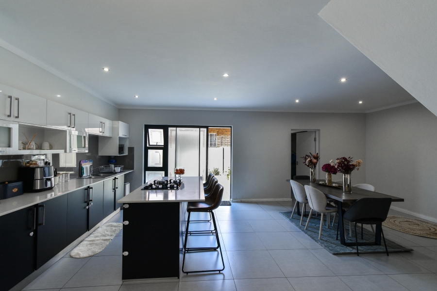 3 Bedroom Property for Sale in Equestria Gauteng