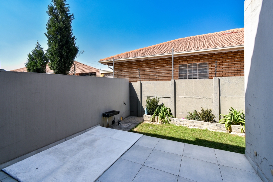 3 Bedroom Property for Sale in Equestria Gauteng