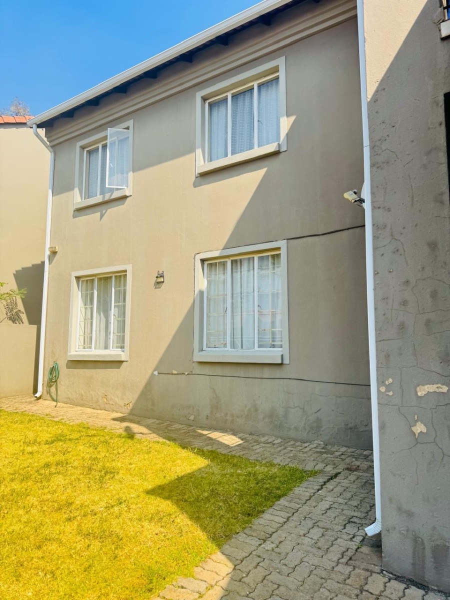 To Let 2 Bedroom Property for Rent in Vorna Valley Gauteng