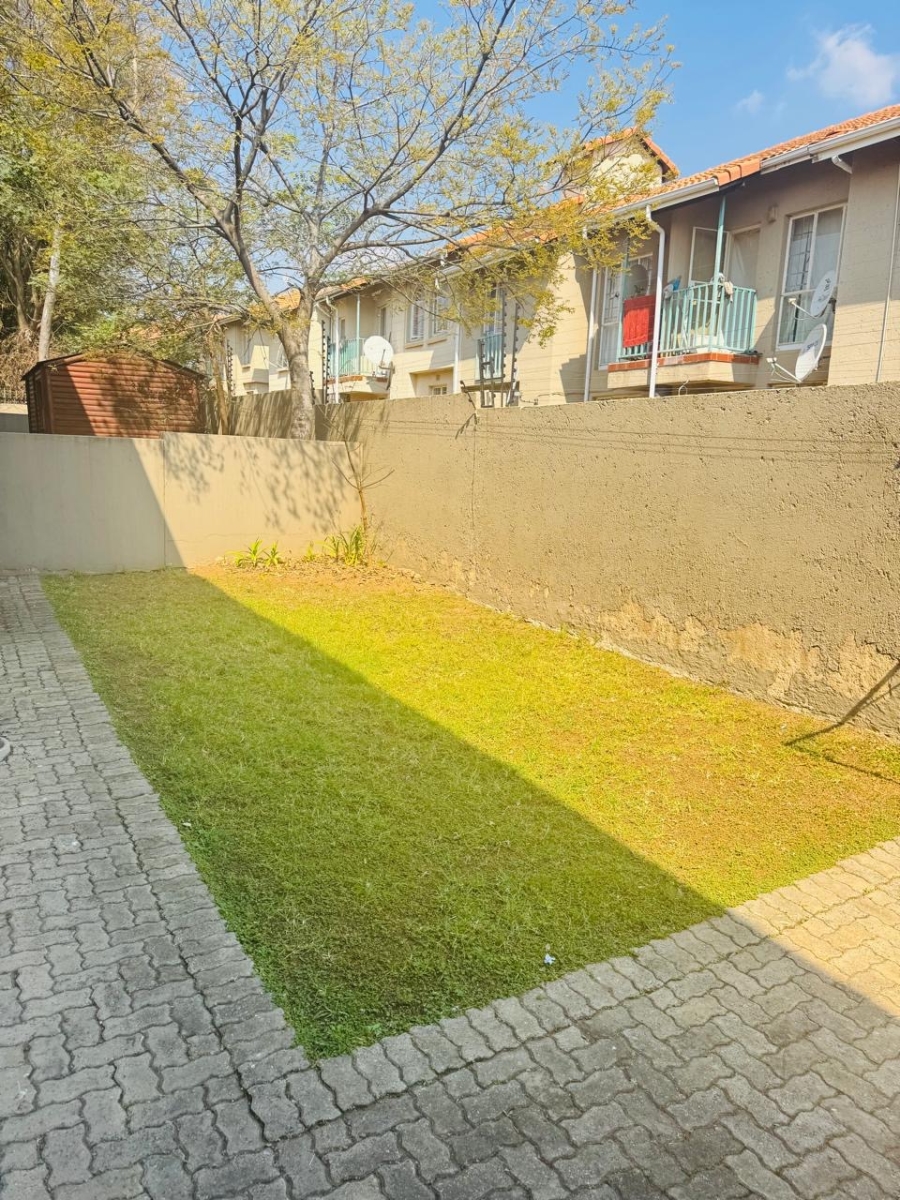 To Let 2 Bedroom Property for Rent in Vorna Valley Gauteng