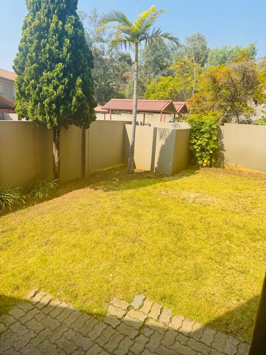 To Let 2 Bedroom Property for Rent in Vorna Valley Gauteng