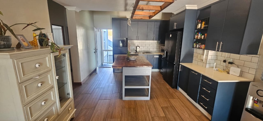 To Let 3 Bedroom Property for Rent in Erasmus Park Gauteng