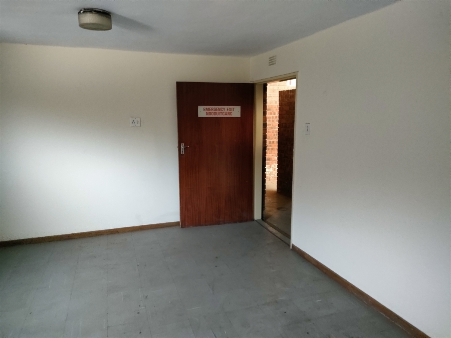 To Let Commercial Property for Rent in Strijdom Park Gauteng