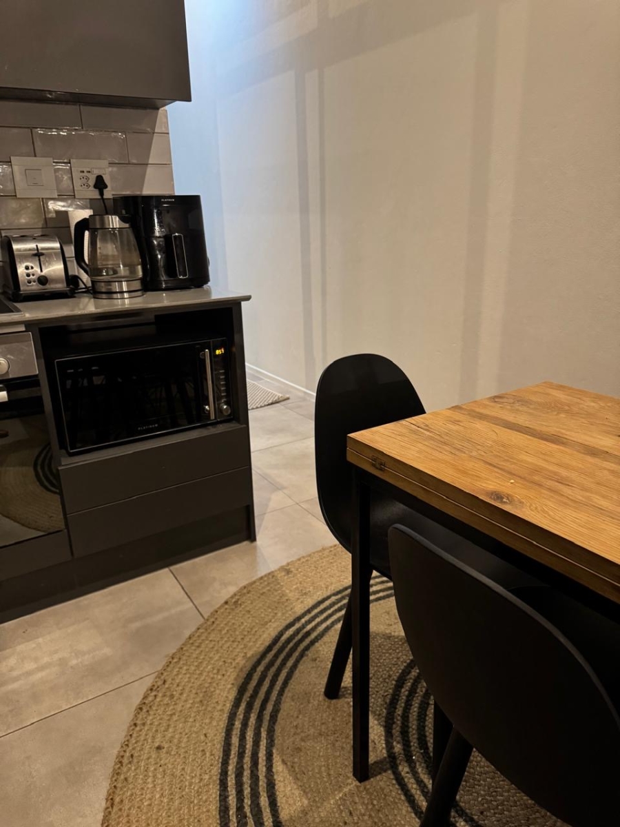 To Let 1 Bedroom Property for Rent in Sandown Gauteng