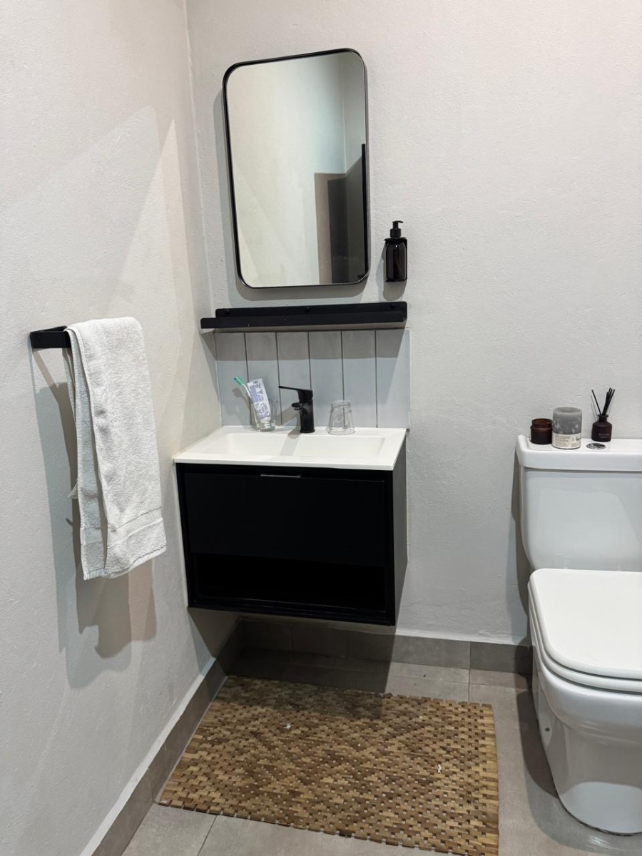 To Let 1 Bedroom Property for Rent in Sandown Gauteng
