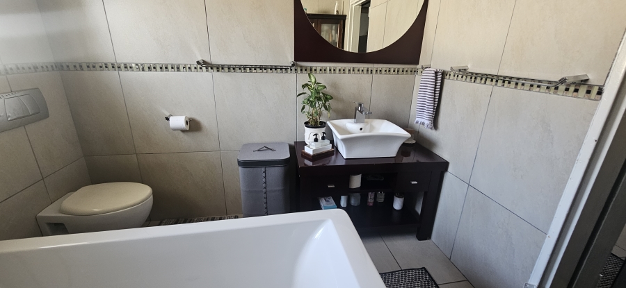 3 Bedroom Property for Sale in Three Rivers Proper Gauteng