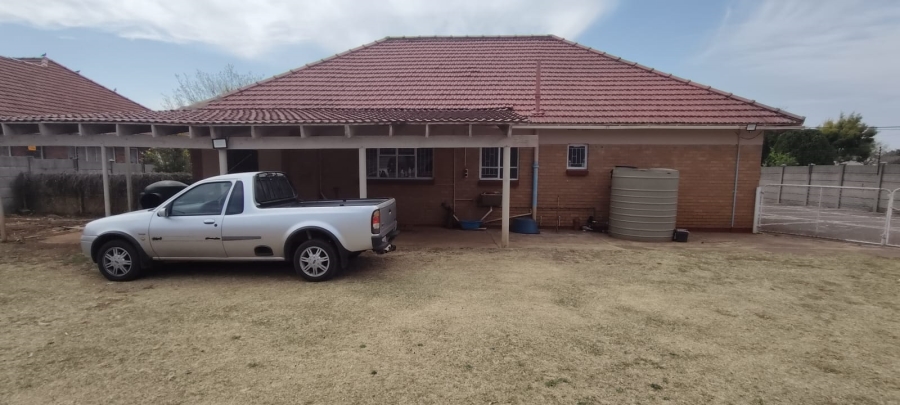 3 Bedroom Property for Sale in Westonaria Gauteng