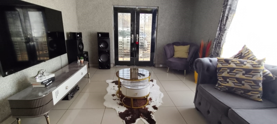 5 Bedroom Property for Sale in Westonaria Gauteng