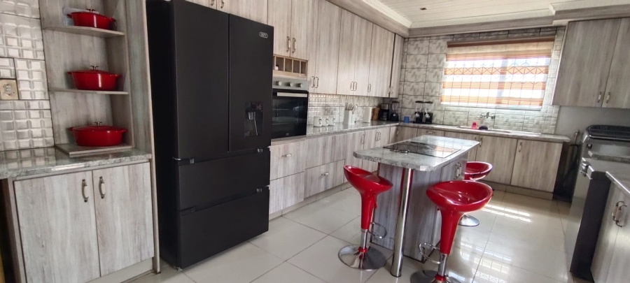 5 Bedroom Property for Sale in Westonaria Gauteng
