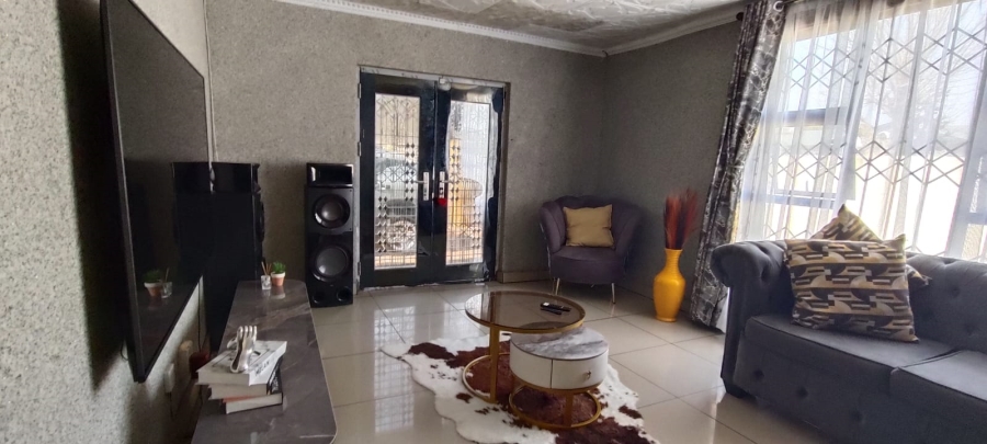 5 Bedroom Property for Sale in Westonaria Gauteng