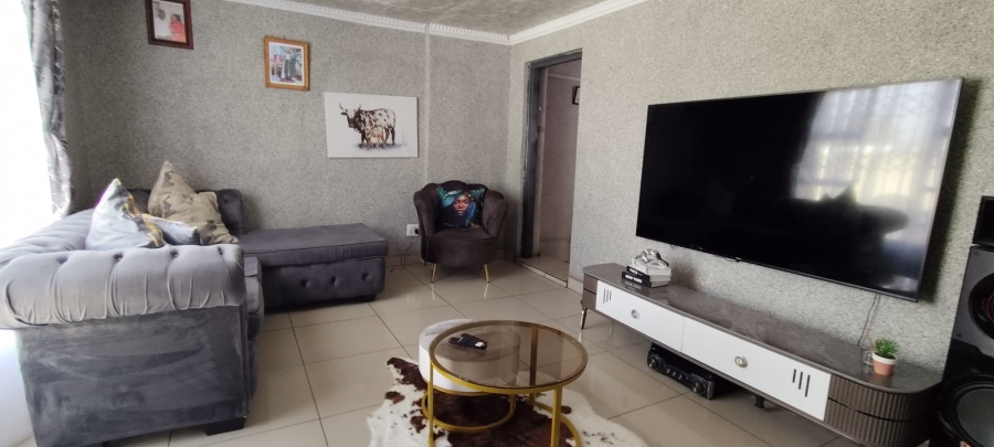 5 Bedroom Property for Sale in Westonaria Gauteng
